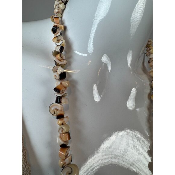 Vintage Shell Necklace With Swirl & Cone Shapes Beige & Brown Tones Barrel Clasp - Picture 15 of 16
